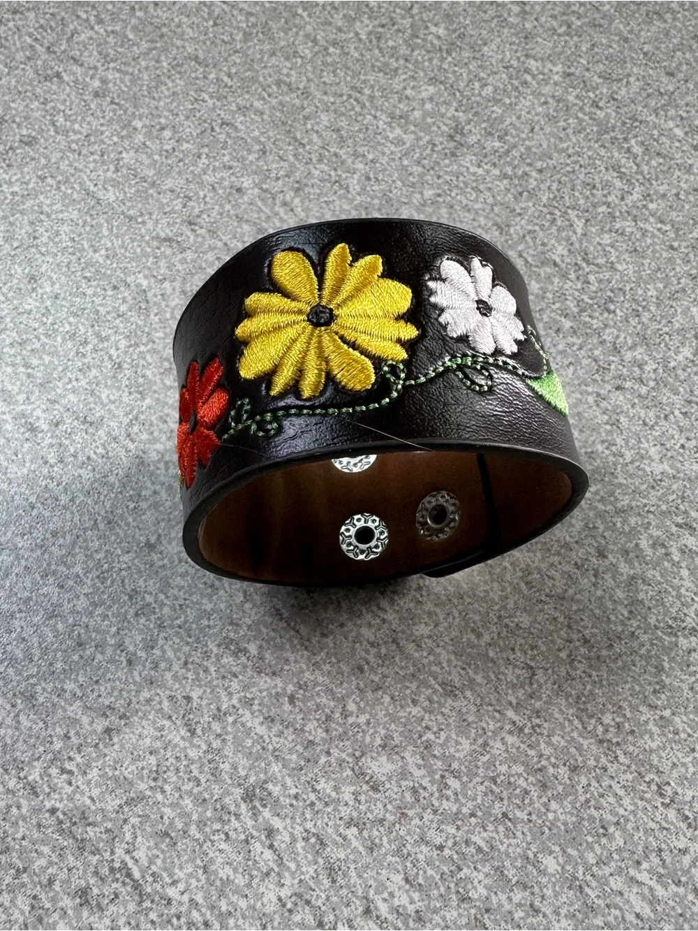 NWOT Brown Leather Floral Embroidered 1.5